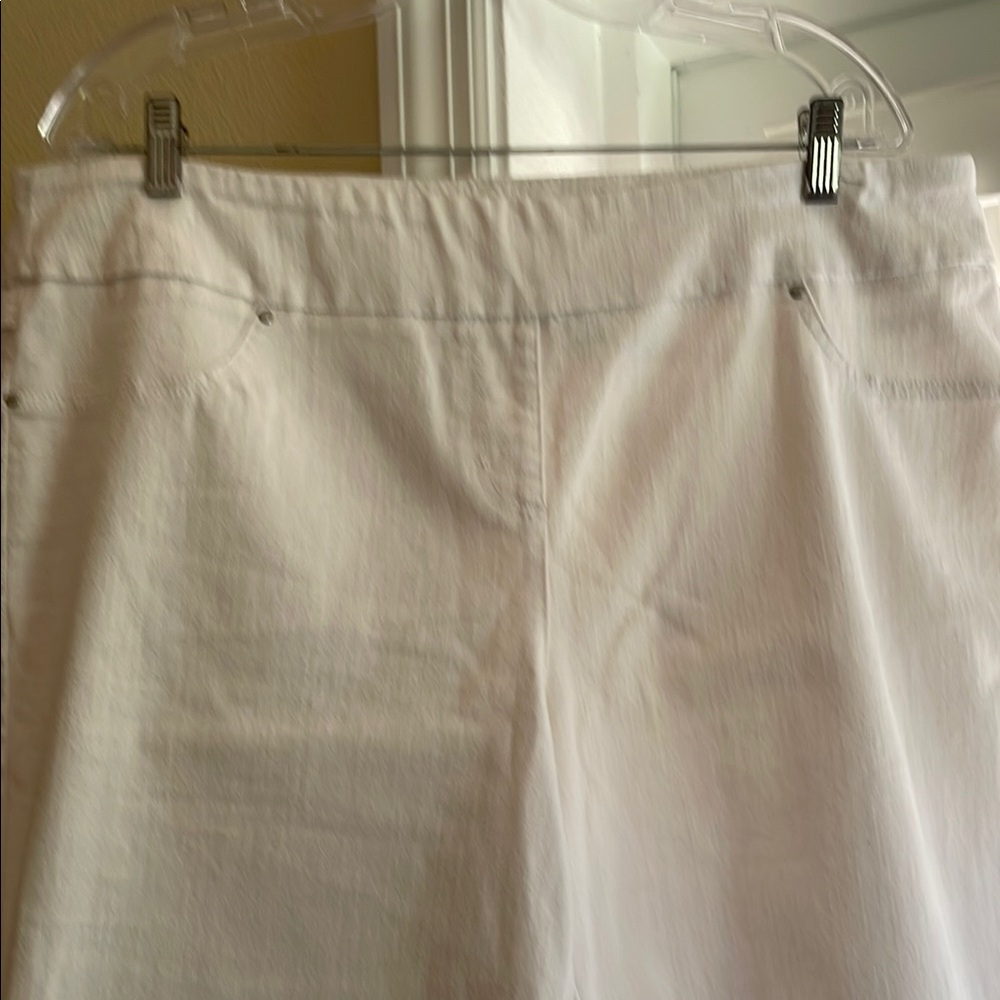 Ruby Rd. Classic White Women's Bermuda Shorts Size 18 - Picture 2 of 5